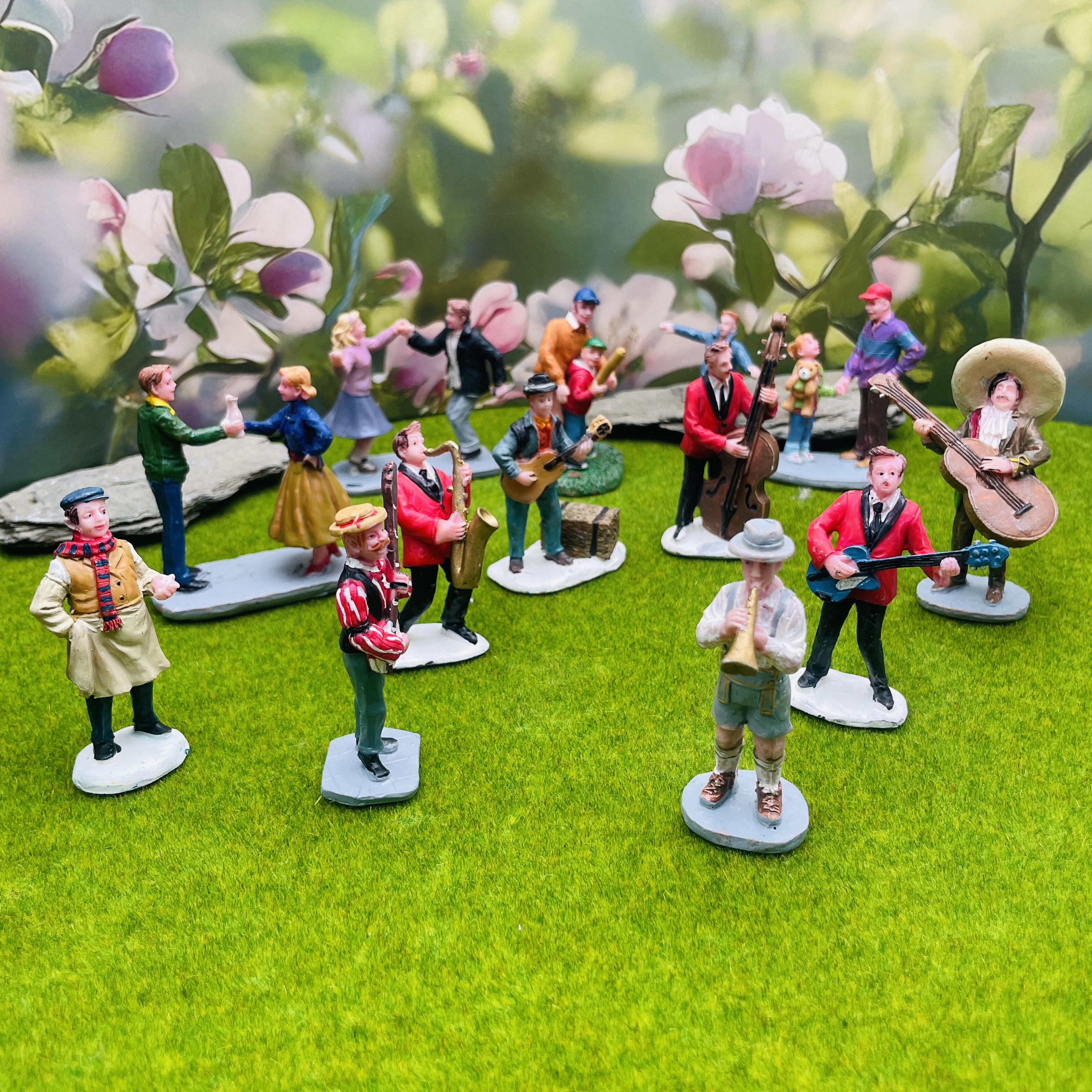 Hand Painted Vintage Musician  – обзор и цена Vintage Fairy Figurines Collectible