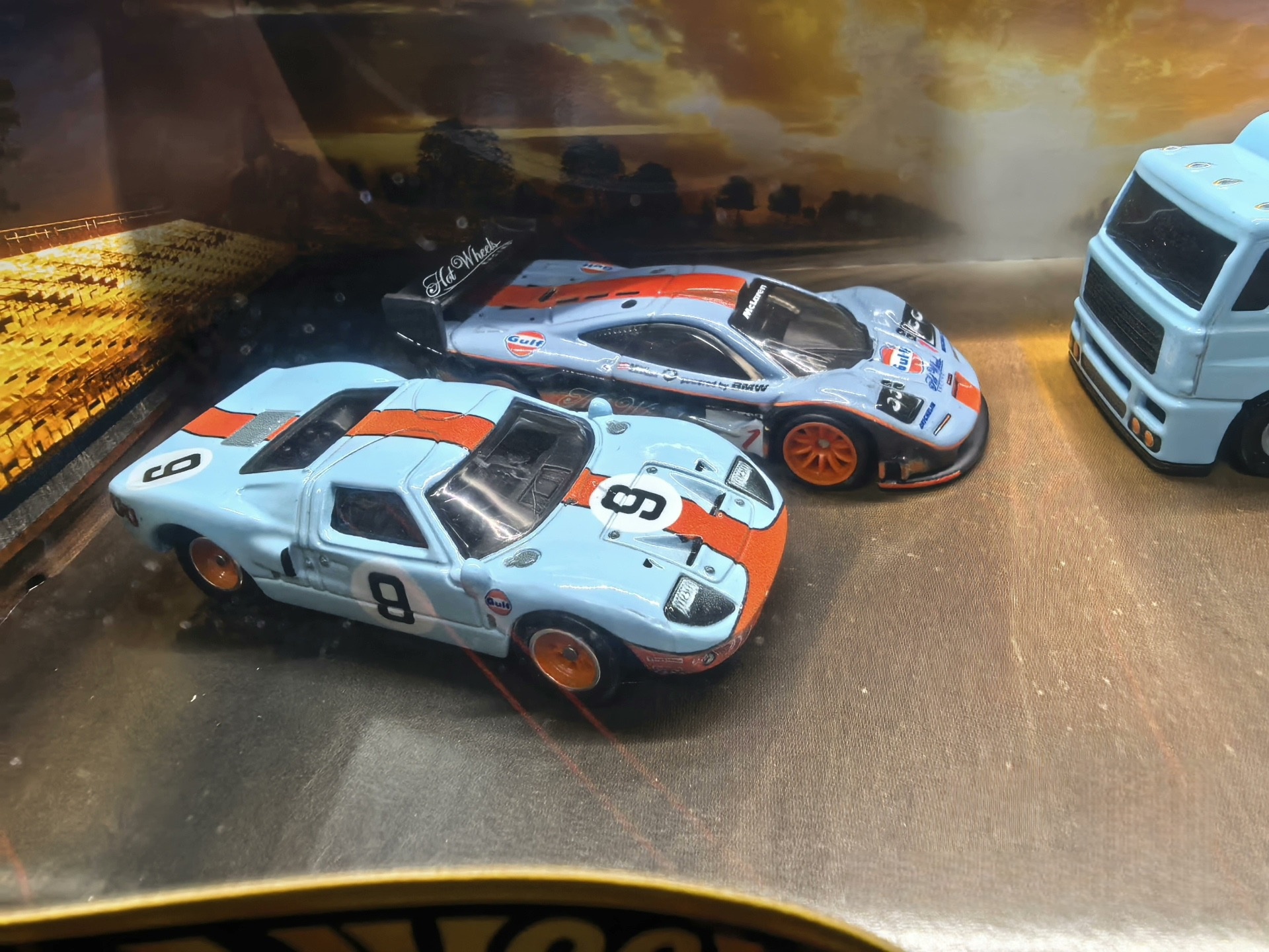 New Hot Wheels Le Mans Garage  – обзор и цена Vintage Collectible Toy Cars